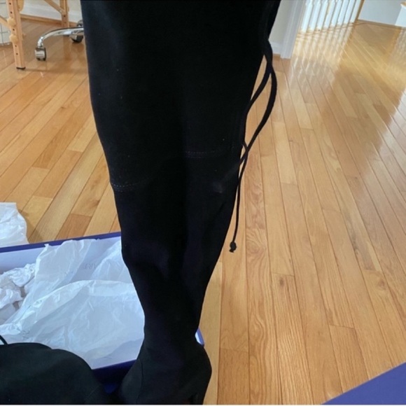 Stuart Weitzman suede Tieland over the knee boots in black (NEW) - Picture 3 of 6
